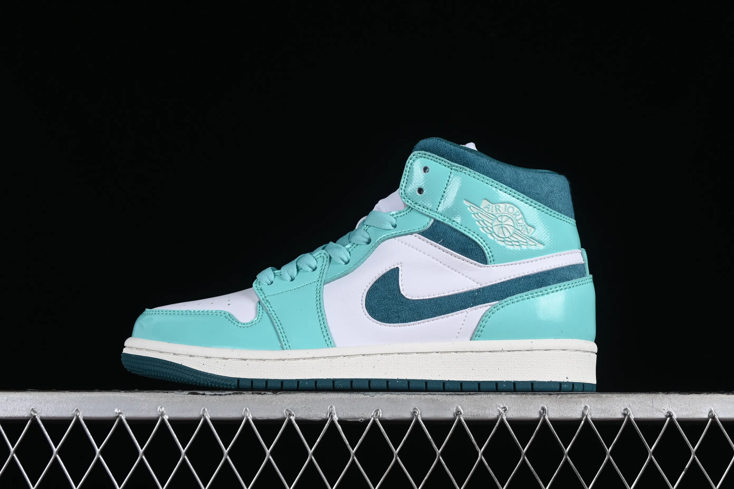 All Categories Air Jordan Jordan Series Basketball Shoes Air Jordan 1 Mid Air Jordan 1 Mid "Bleached Turquoise" AJ1 Joe 1 Ice Mint Green Chinese Cultural Leisure Sneakers DZ3745-300